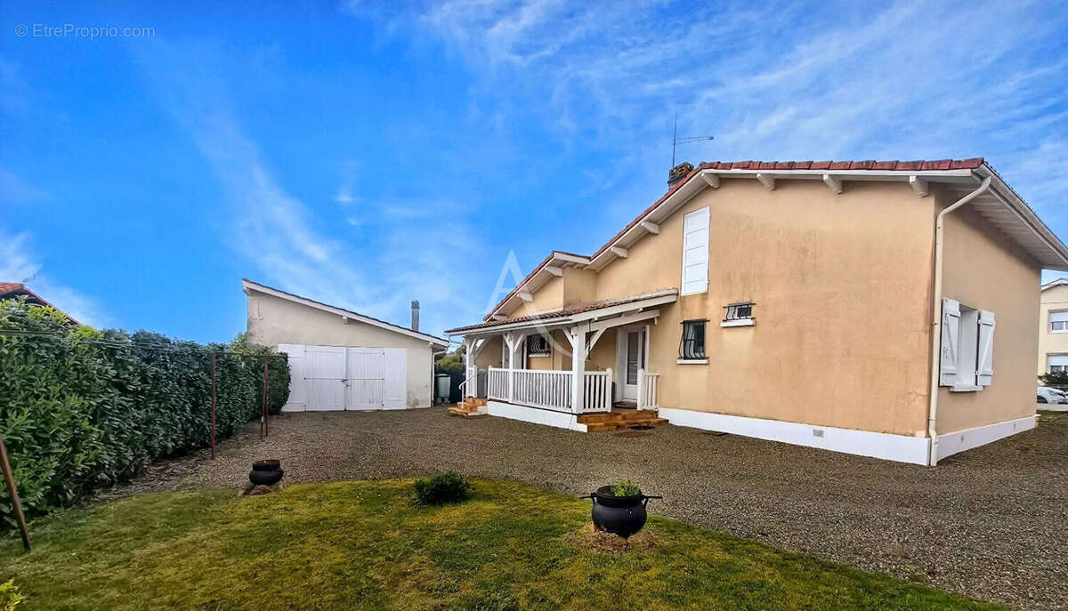 Maison à VILLENEUVE-DE-MARSAN