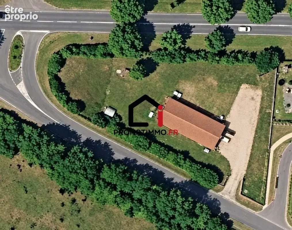 Photo Terrain à Guereins au prix de 430 000€