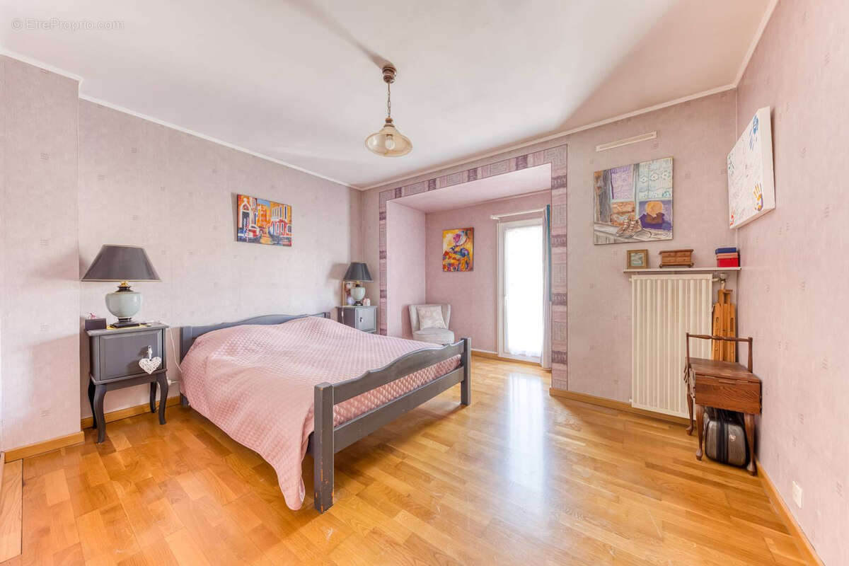 Appartement à EMERAINVILLE