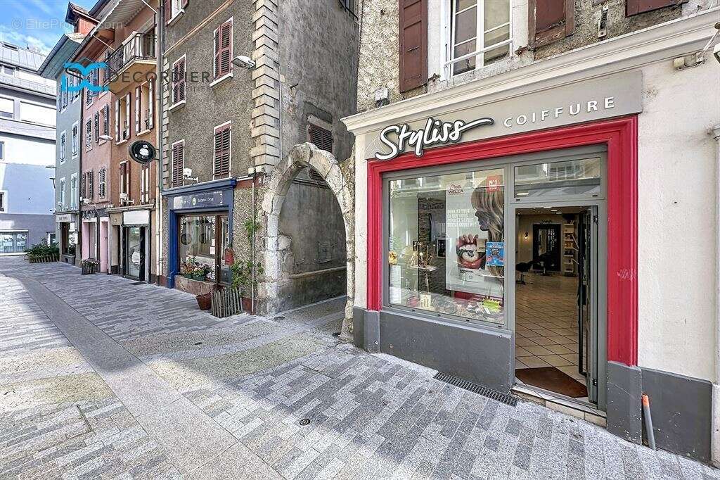 Evian centre - local commercial 65.57m² - photo 13
