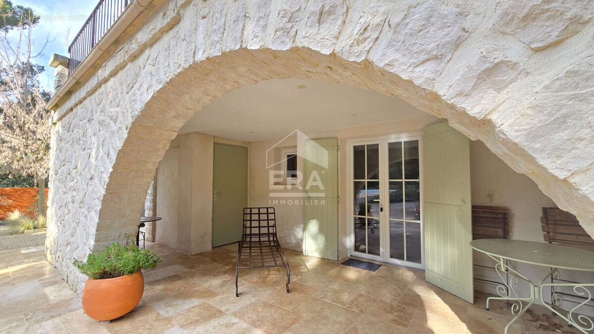 Vernègues - Entre Aix-enProvence et Avignon. - photo 12