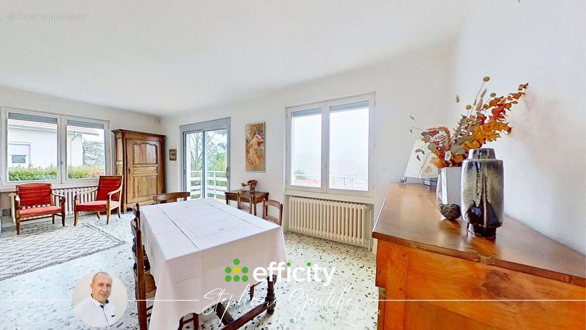Maison 184 m² à Tarare  - photo 2