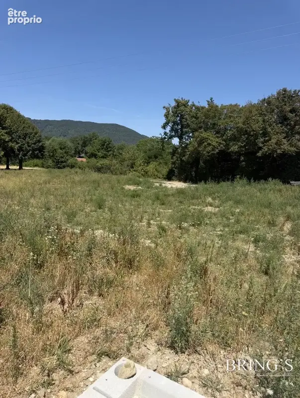 Terrain à SAINT-CASSIEN