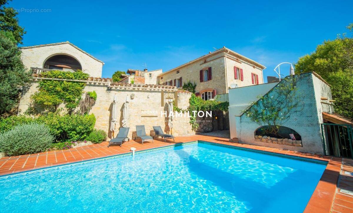 Maison à LIVERS-CAZELLES