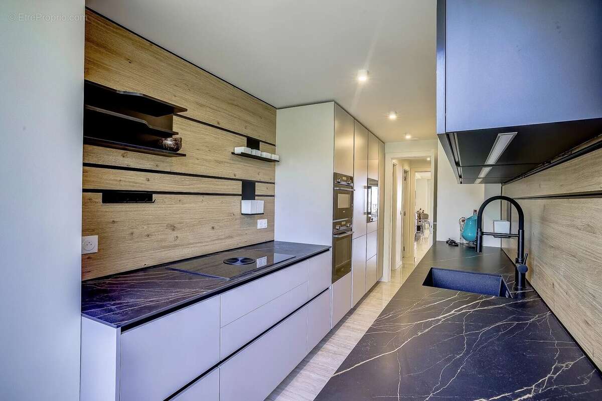 Cannes, Basse Californie - Appartement 4 pièces vue mer  111 m² - photo 38