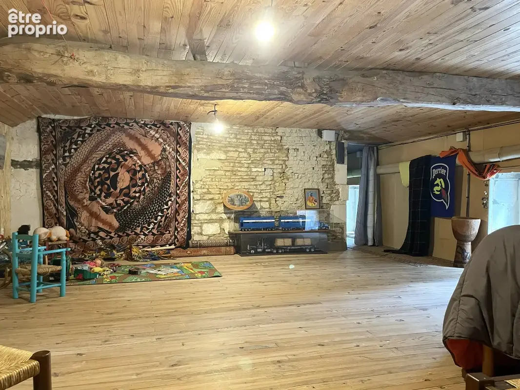 Belle maison charentaise de caractère de 3/4 chambres avec nombreuses dépendances - photo 10