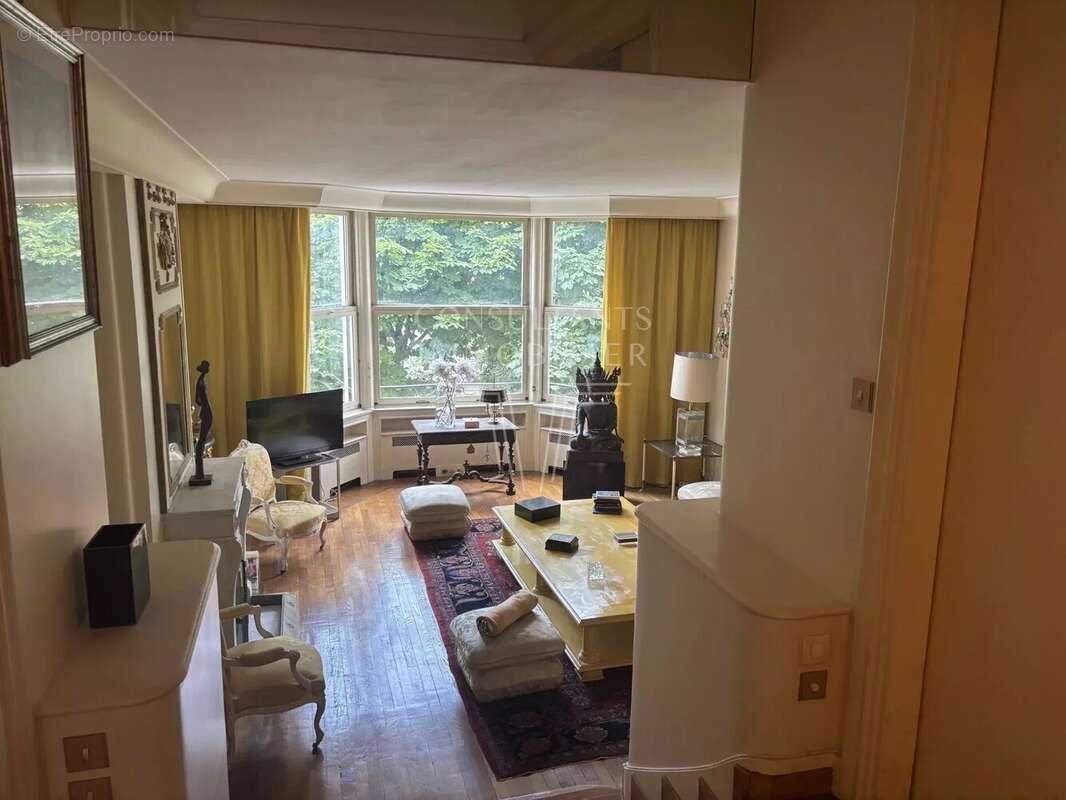 Appartement à PARIS-8E