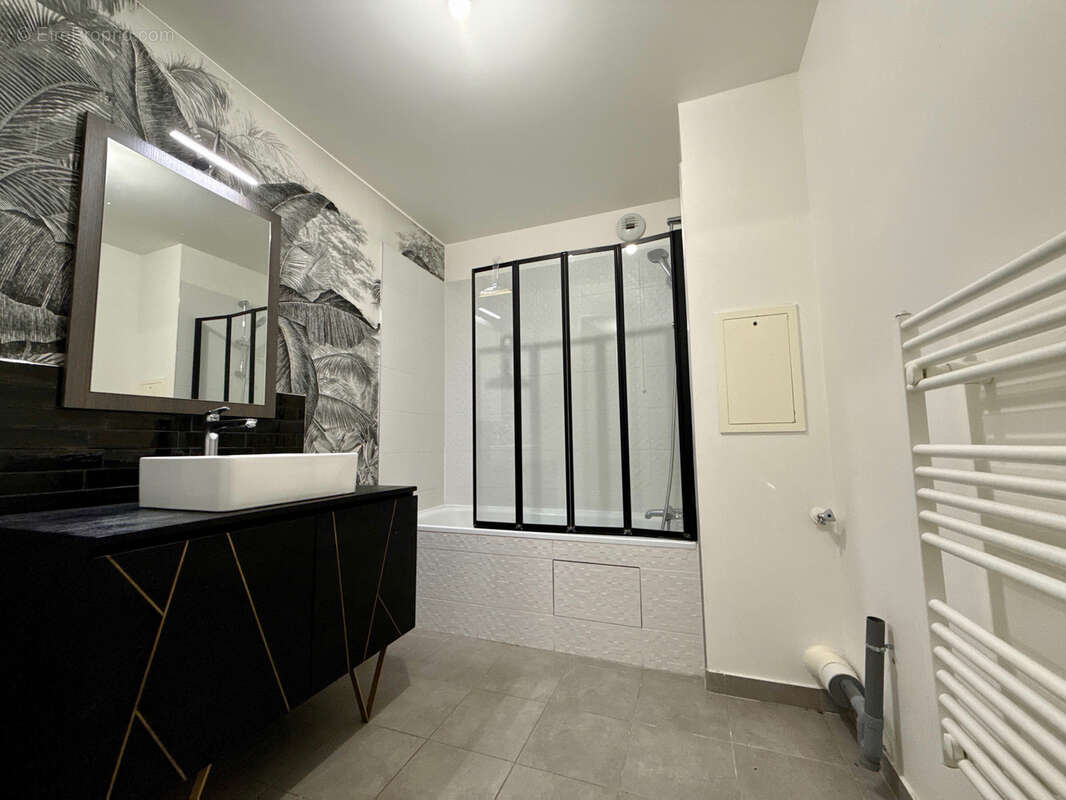 Superbe appartement 4 pièces récent avec un balcon sur parc , futur métro l16 - photo 7
