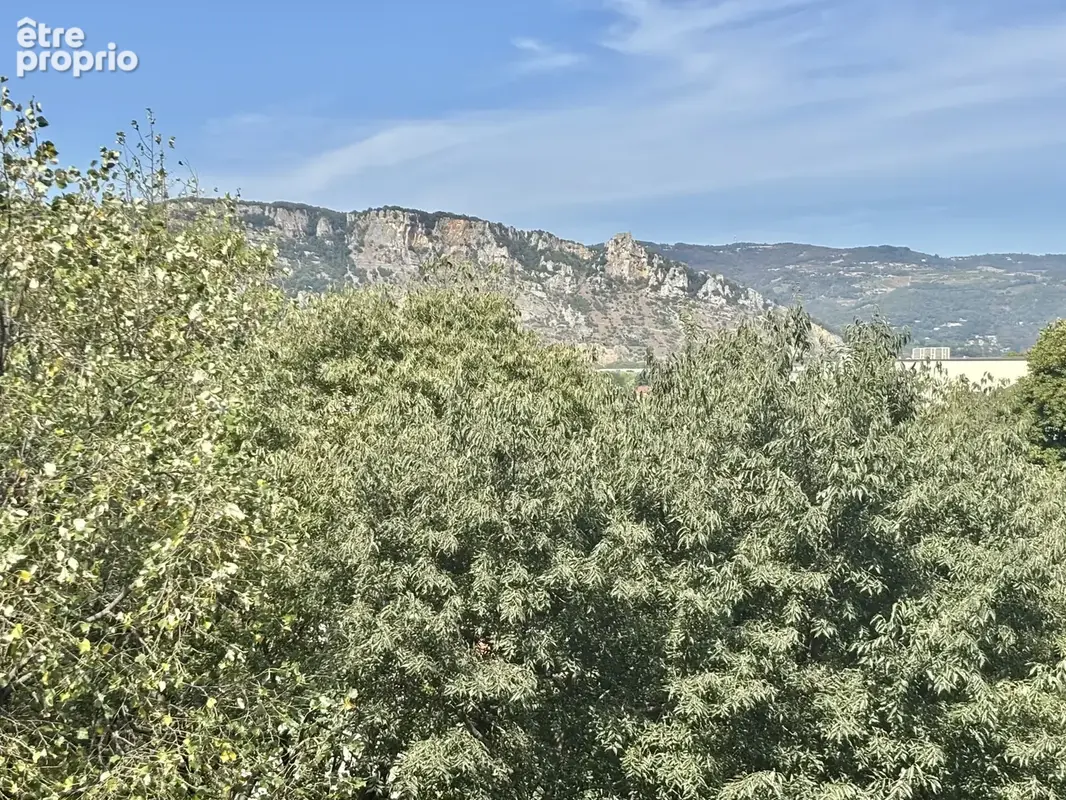 Avenue maurice faure   t3 de standing 98 m2   terrasse -  vue crussol   double garage - photo 3