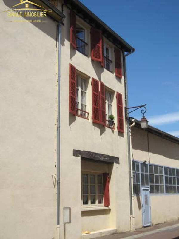 Appartement à CHARLIEU