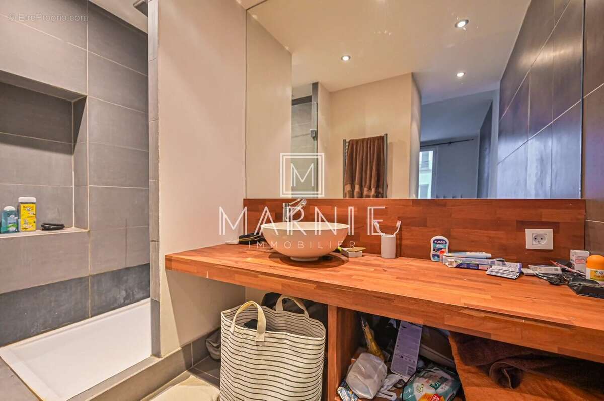 Appartement à PARIS-18E