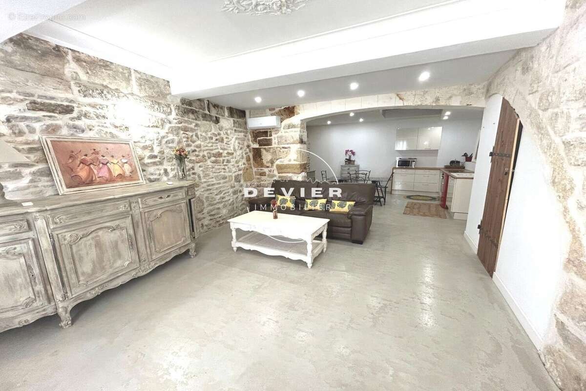 Maison à SAINT-LAURENT-D&#039;AIGOUZE