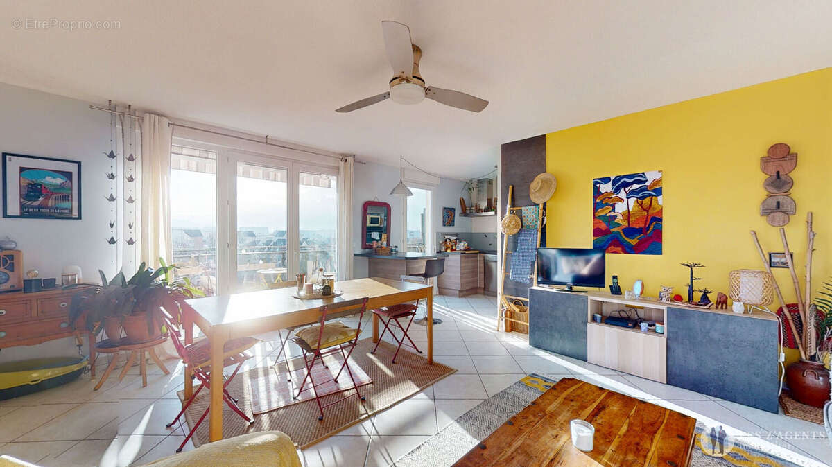 Appartement à SAINT-MARTIN-D'HERES