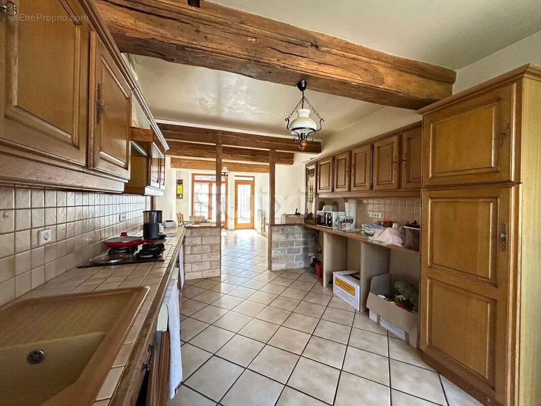 Maison à QUARRE-LES-TOMBES