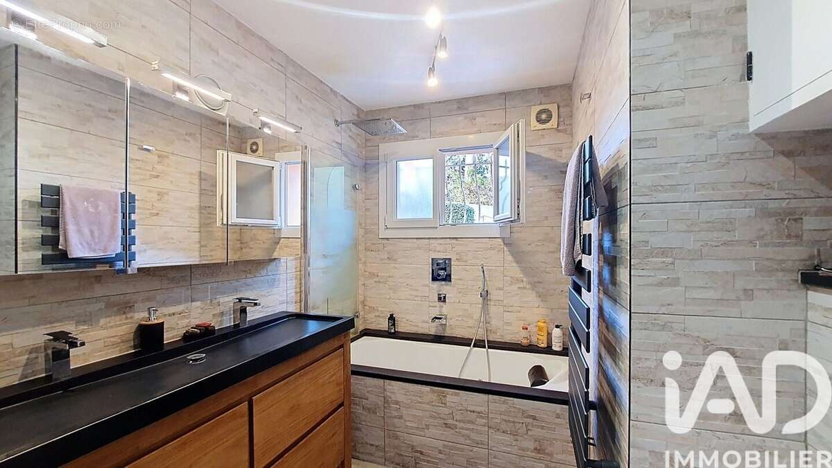 Photo 6 - Maison à ROQUEBRUNE-SUR-ARGENS