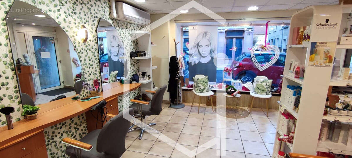 Commerce à POUILLY-SUR-LOIRE