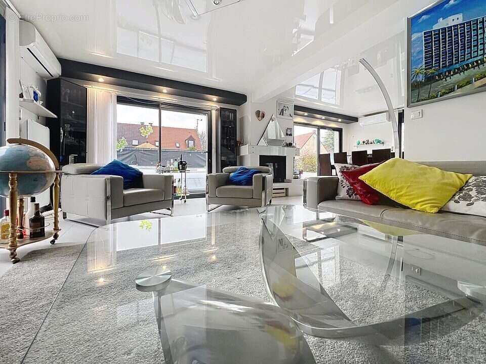 Maison à CHENNEVIERES-SUR-MARNE