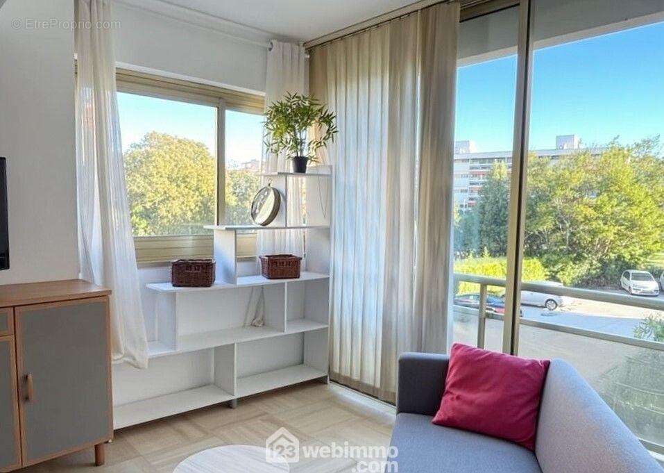 Coin de lumière et de sérénité, avec vue dégagée sur un environnement verdoyant. - Appartement à SAINTE-MAXIME