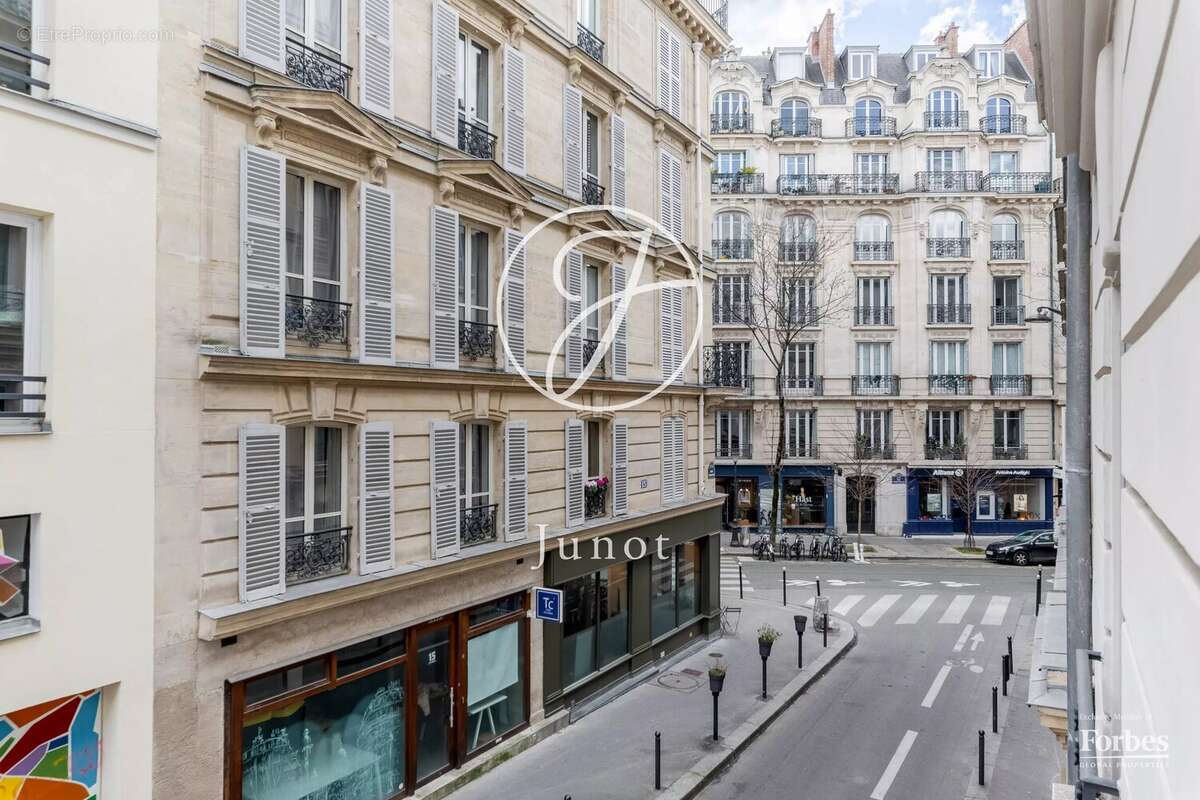 Appartement à PARIS-17E