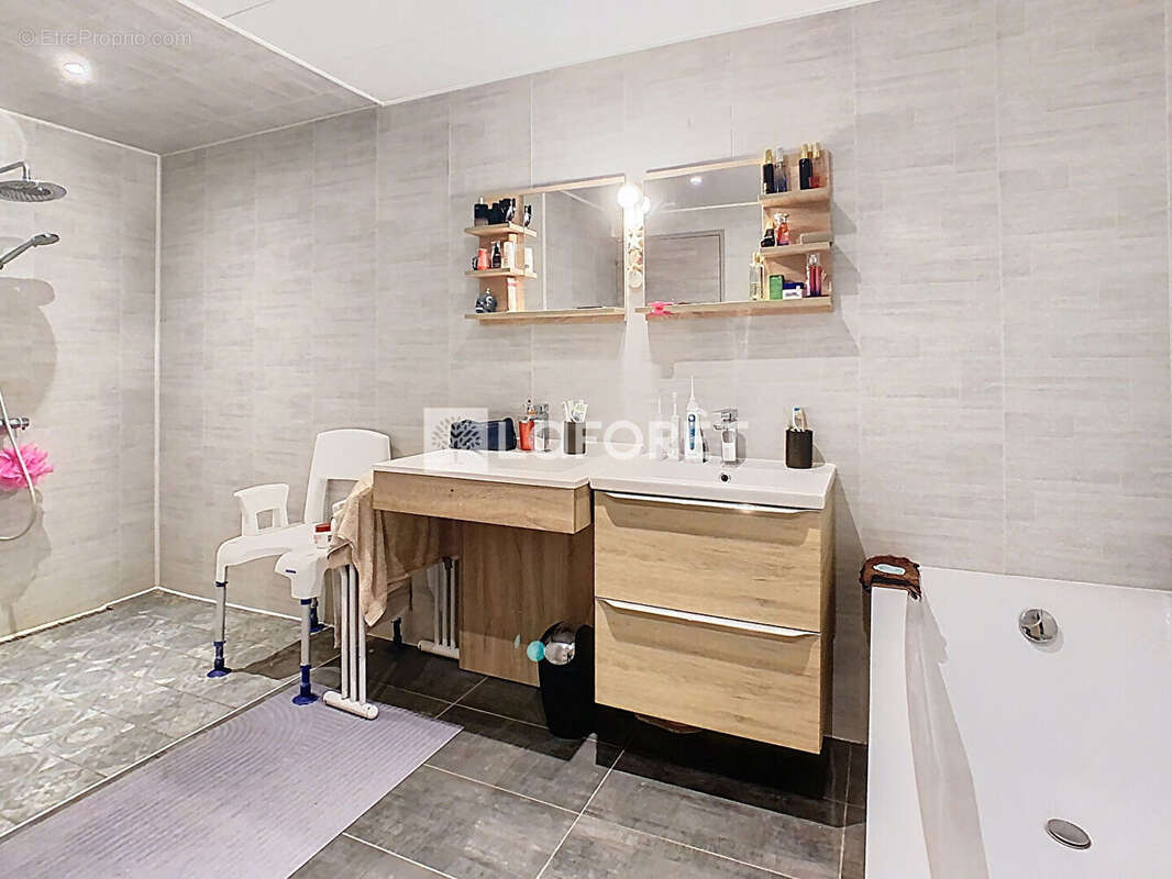 Maison à LES ISLETTES