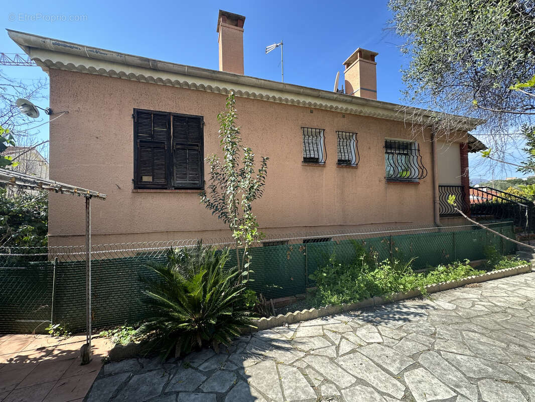 Maison à SAINT-LAURENT-DU-VAR