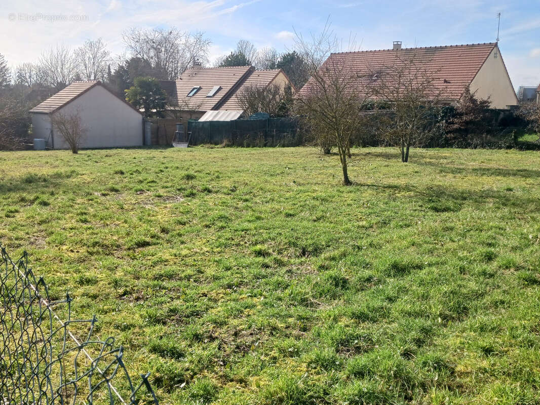 Terrain à BEAUNE-LA-ROLANDE