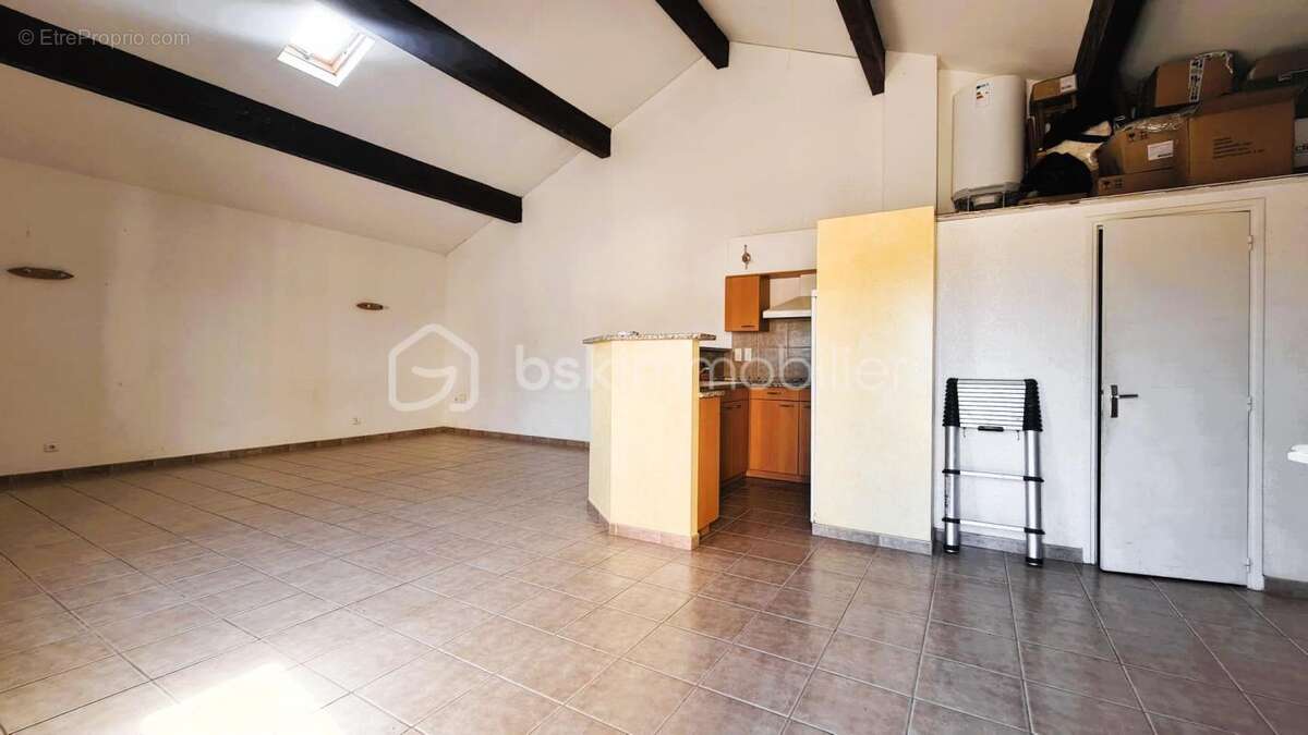 Hangard- Tennis- Club house- Cabanon- Terrain- Port la nouvelle - photo 10