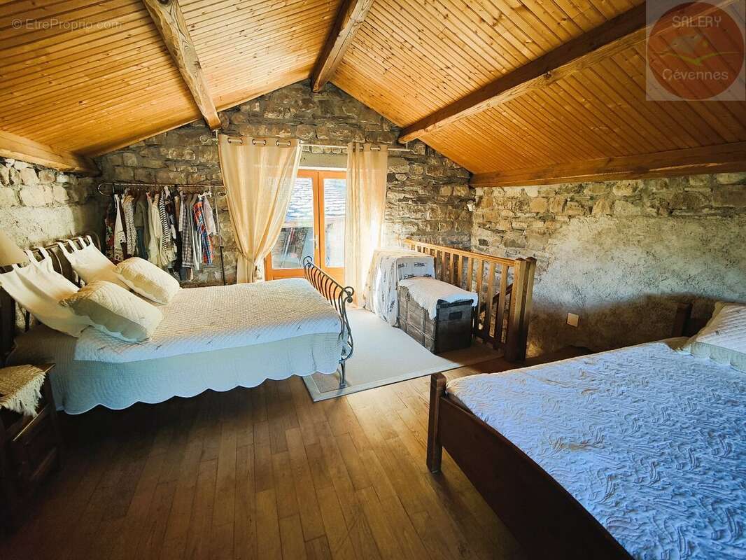 Charmante maison en pierre, terrasses ensoleillées et douceur de vivre - photo 5