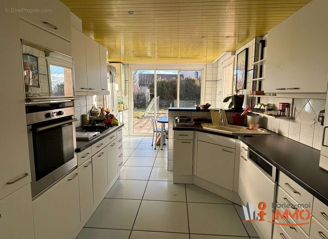 Maison à LA TOUR-EN-JAREZ