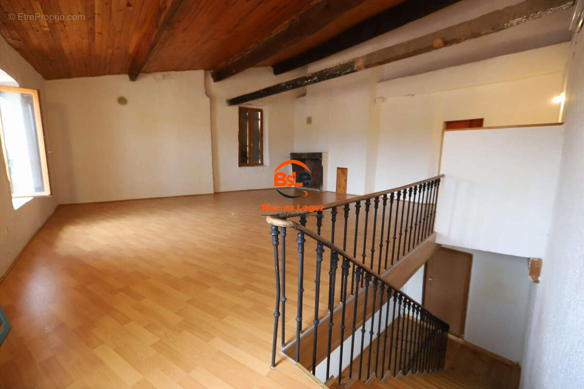 Maison A VENDRE VERTAIZON 5 CHAMBRES   - Maison à VERTAIZON