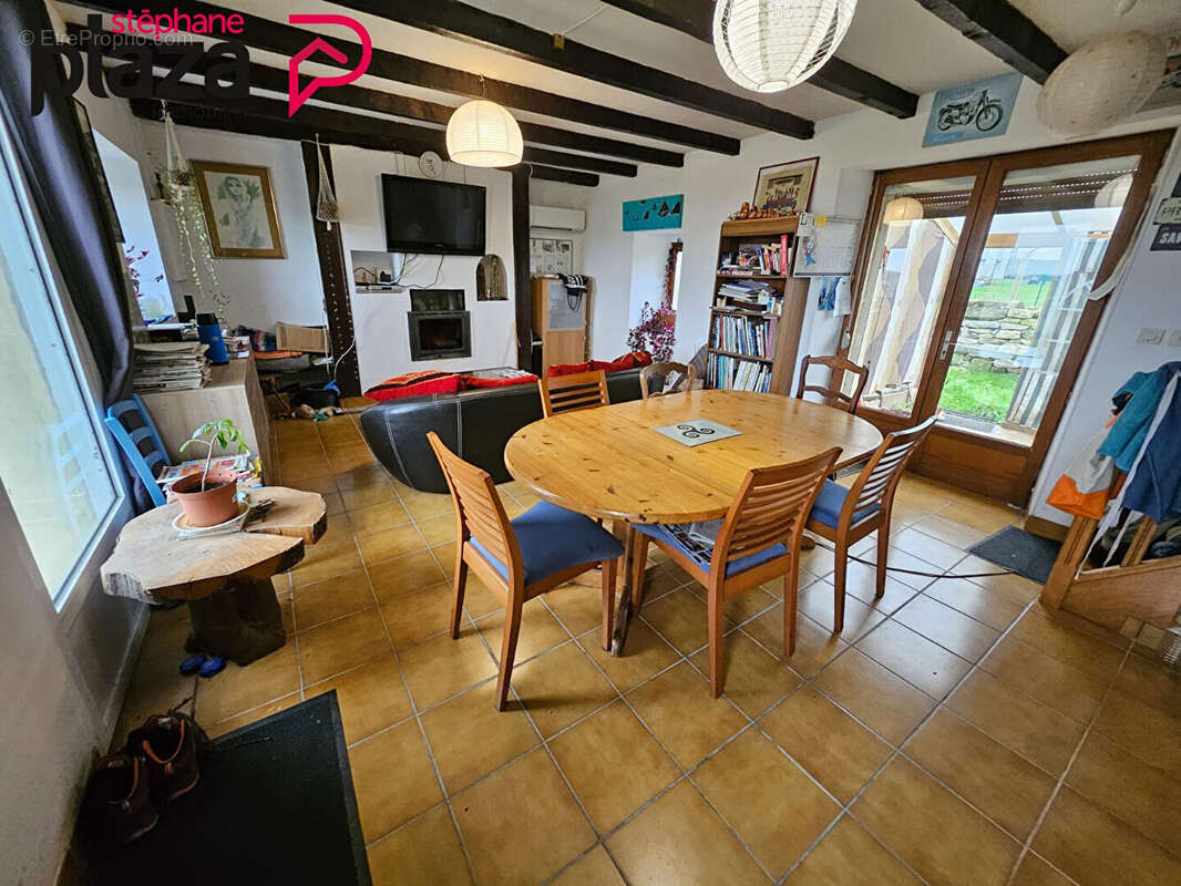 Maison à PLONEVEZ-PORZAY