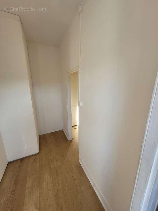 Maison à AVESNES-SUR-HELPE