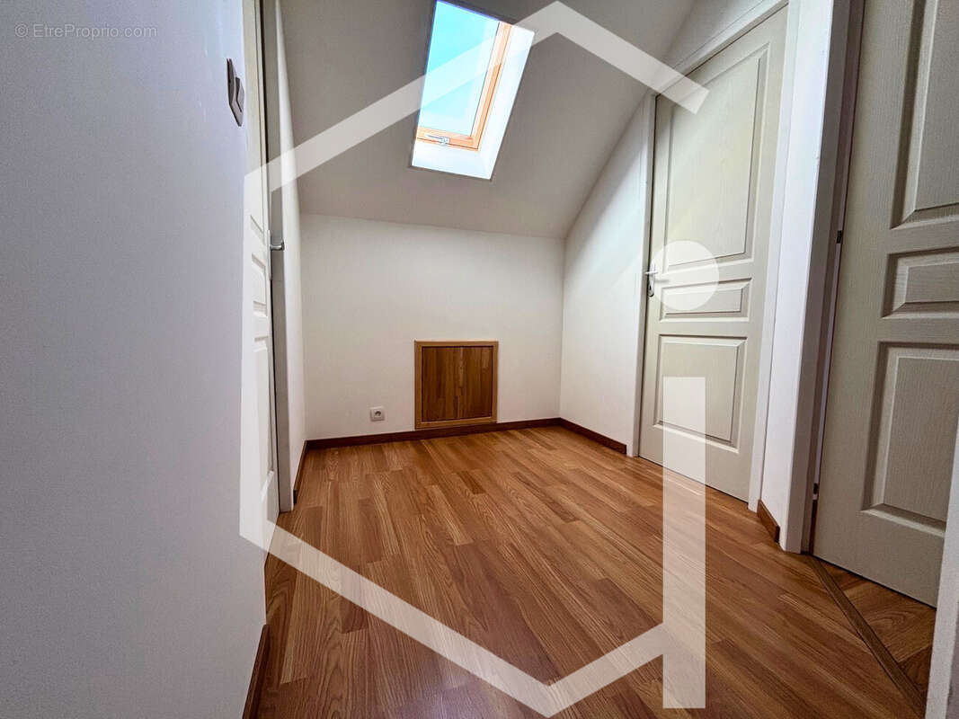 Maison à SURY-PRES-LERE