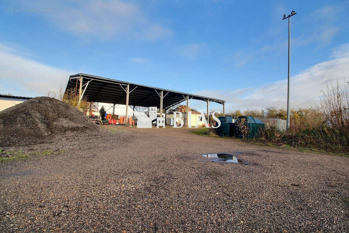 Terrain à PISSY-POVILLE