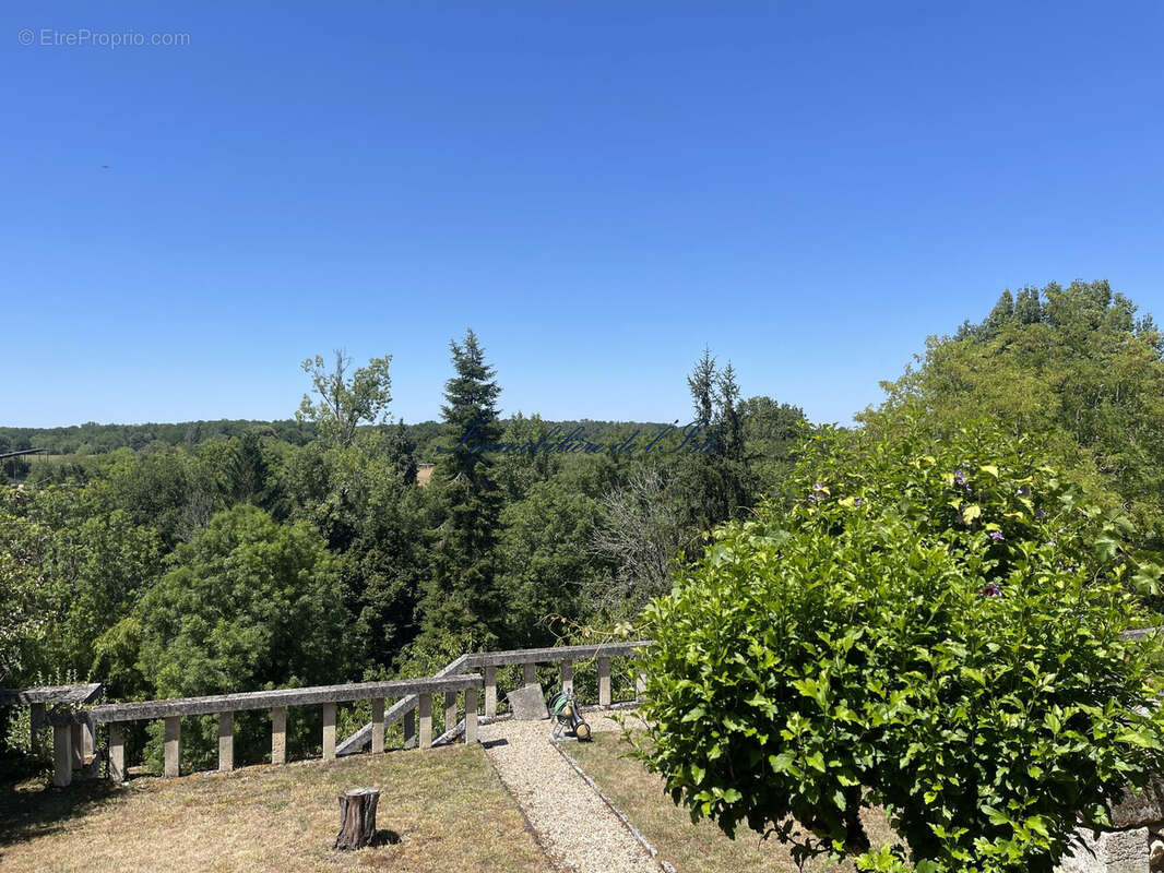 Maison à CHAMPAGNAC-DE-BELAIR