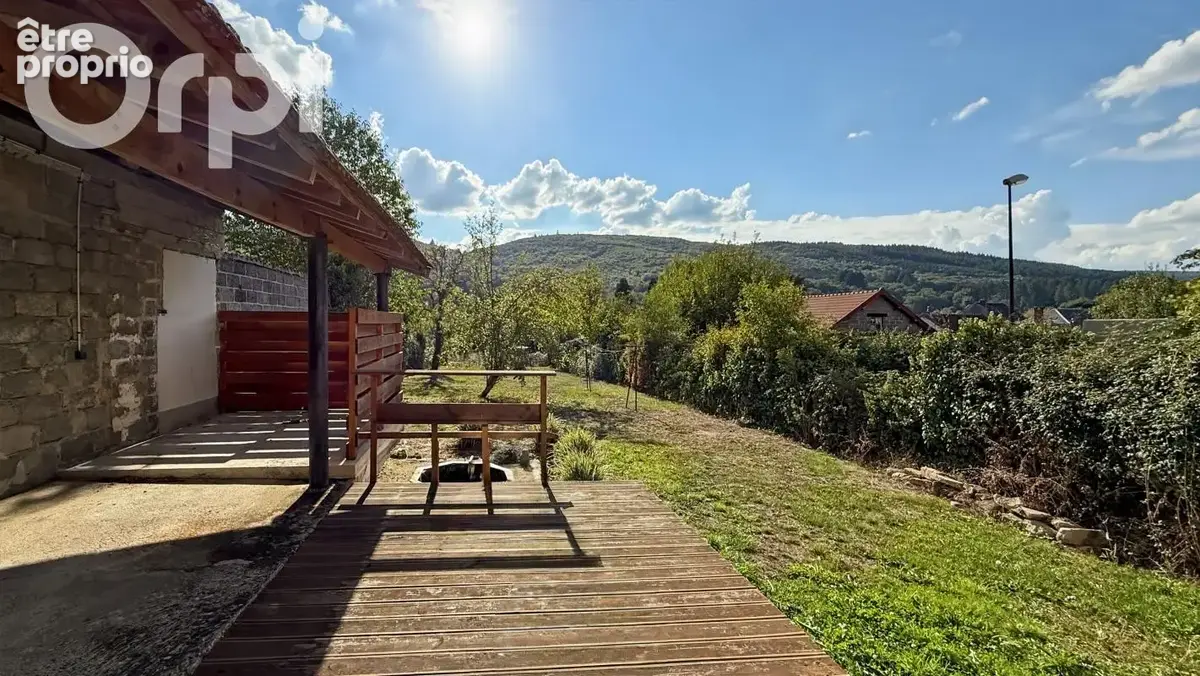 ST-SULPICE-LAURIÈRE – Charmante maison en pierres rénovée avec jardin et vue sur les monts d'Ambazac - photo 5