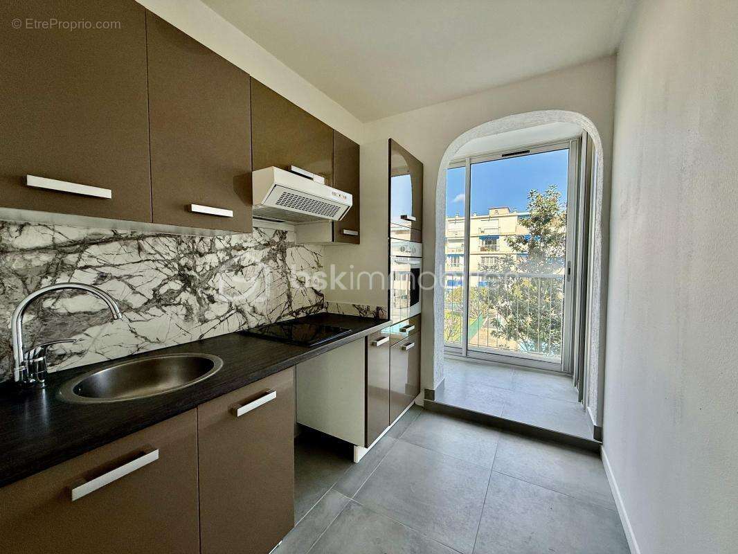 Appartement à MANDELIEU-LA-NAPOULE