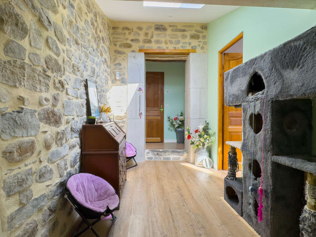 Maison à SAINT-JULIEN-EN-SAINT-ALBAN