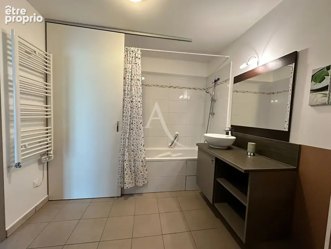 Appartement type 2 de  43.47 m2 places de parking terrasse ascenseur piscine au calme greoux les bains - photo 9