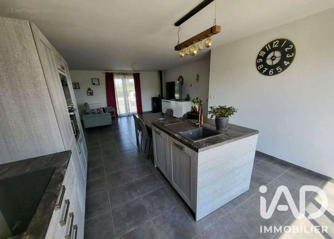 Maison 107 m² à Condren  - photo 7