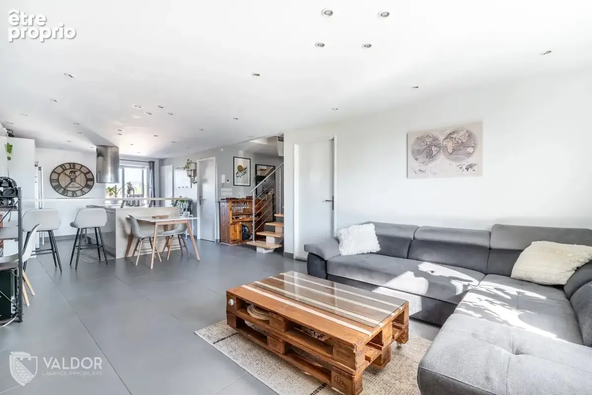 Appartement à SAINT-GEORGES-DE-RENEINS