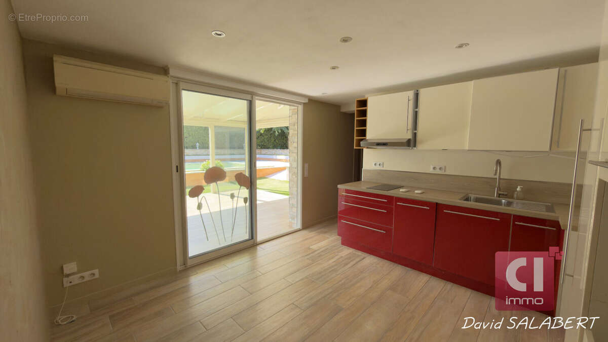 Maison à CUGES-LES-PINS