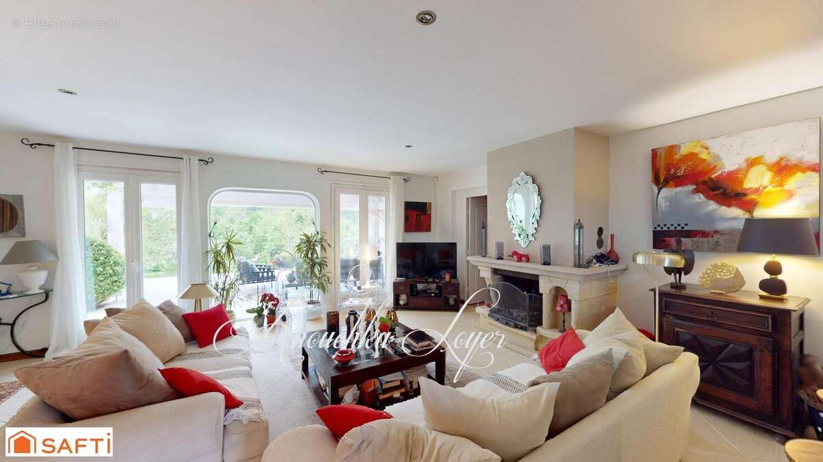 Maison 217 m² à Le Pian-Sur-Garonne  - photo 2