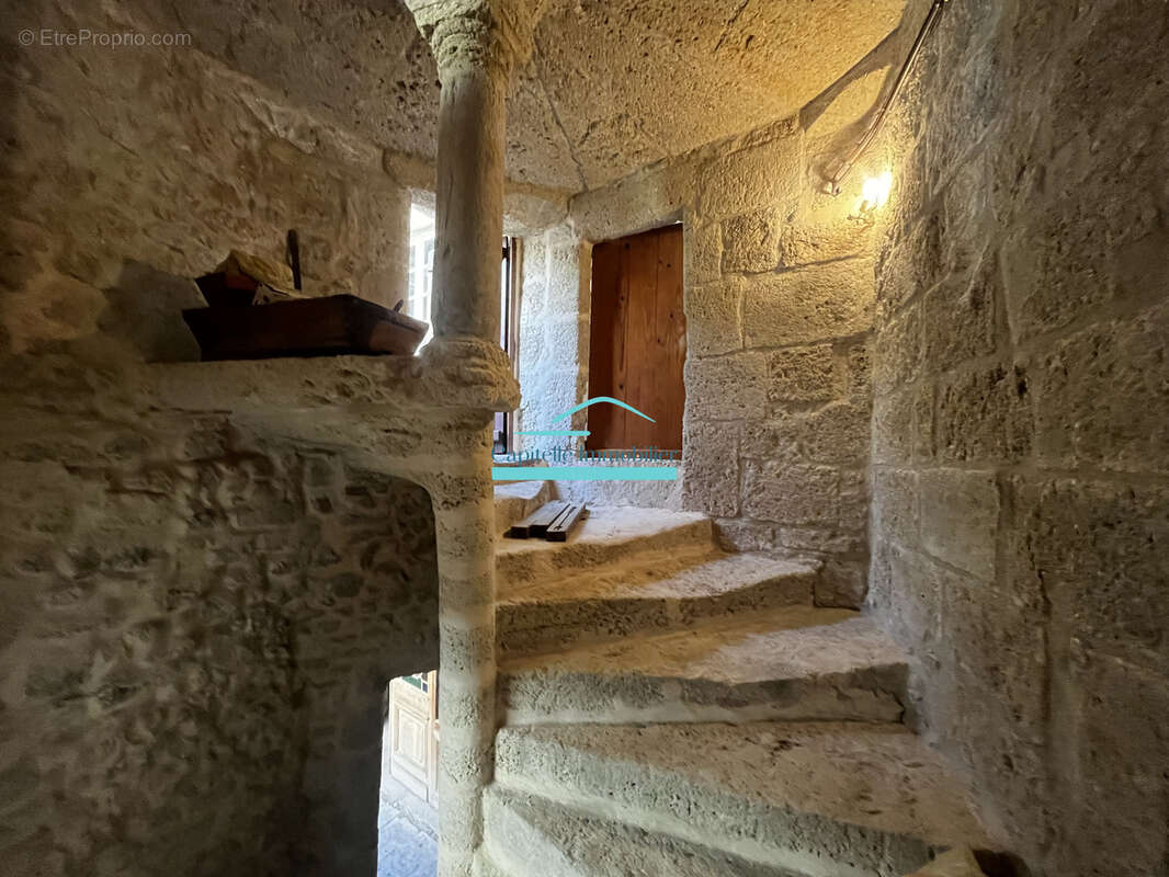 Poussan, Maison de caractère au coeur des remparts - photo 3