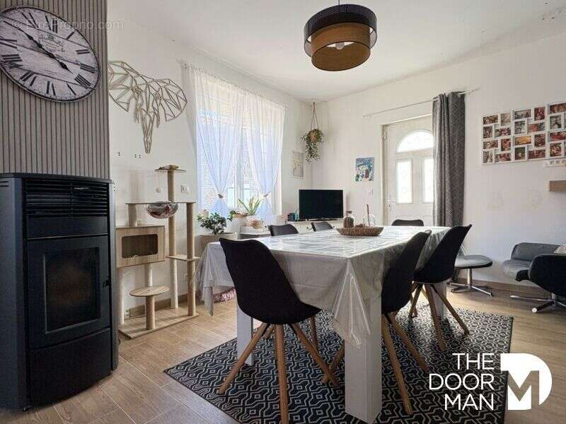 Maison à SAINT-HILAIRE-DE-CHALEONS