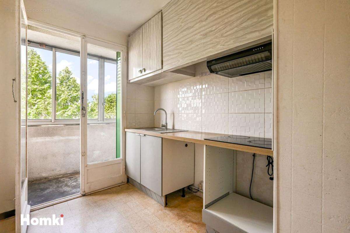 Appartement à MARSEILLE-5E