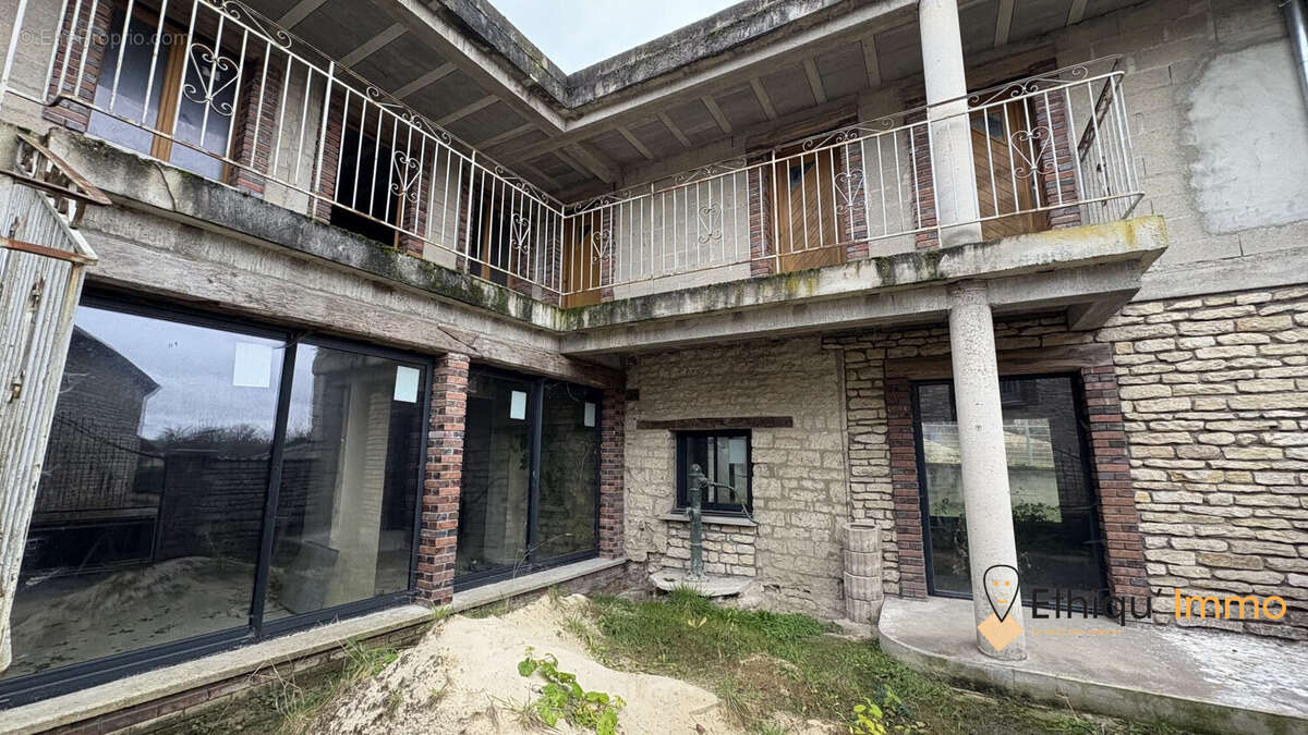 Maison à VENDEUVRE-SUR-BARSE