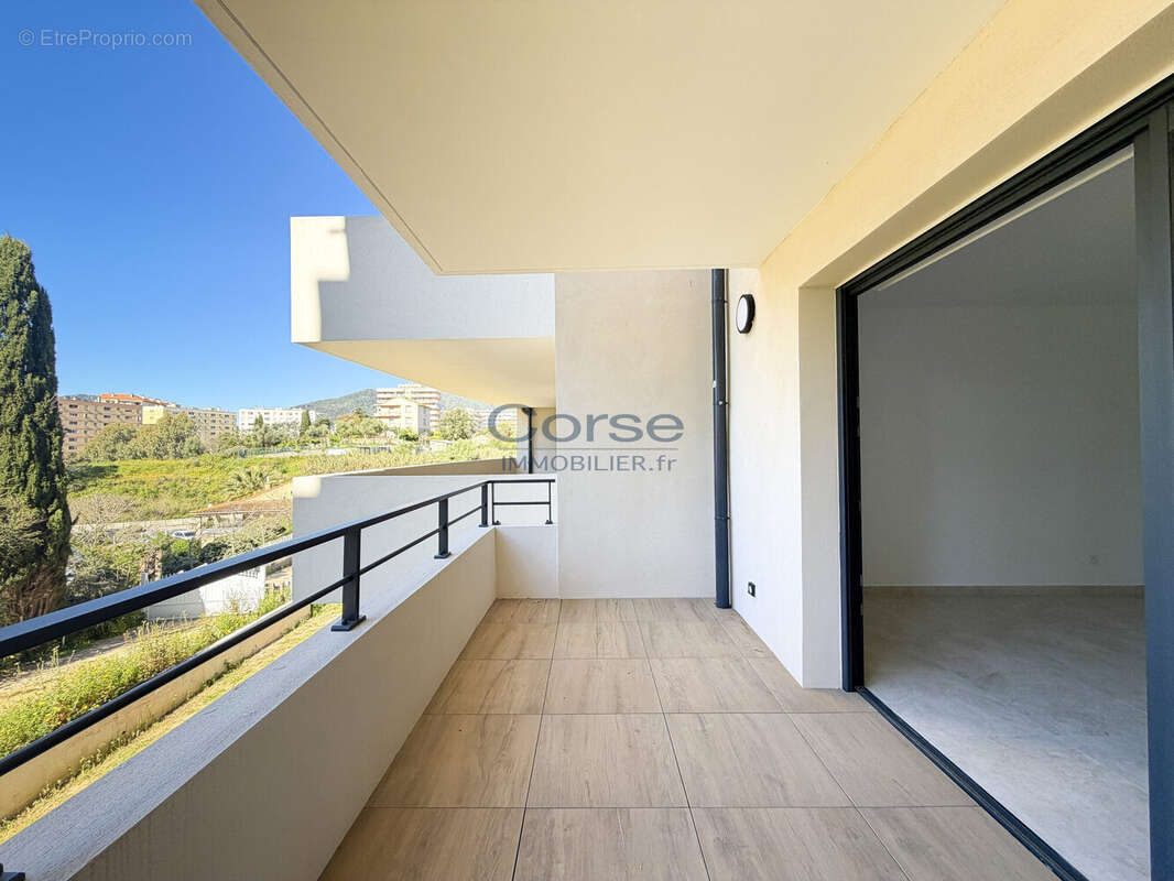 Appartement 73 m² à Ajaccio  - photo 4