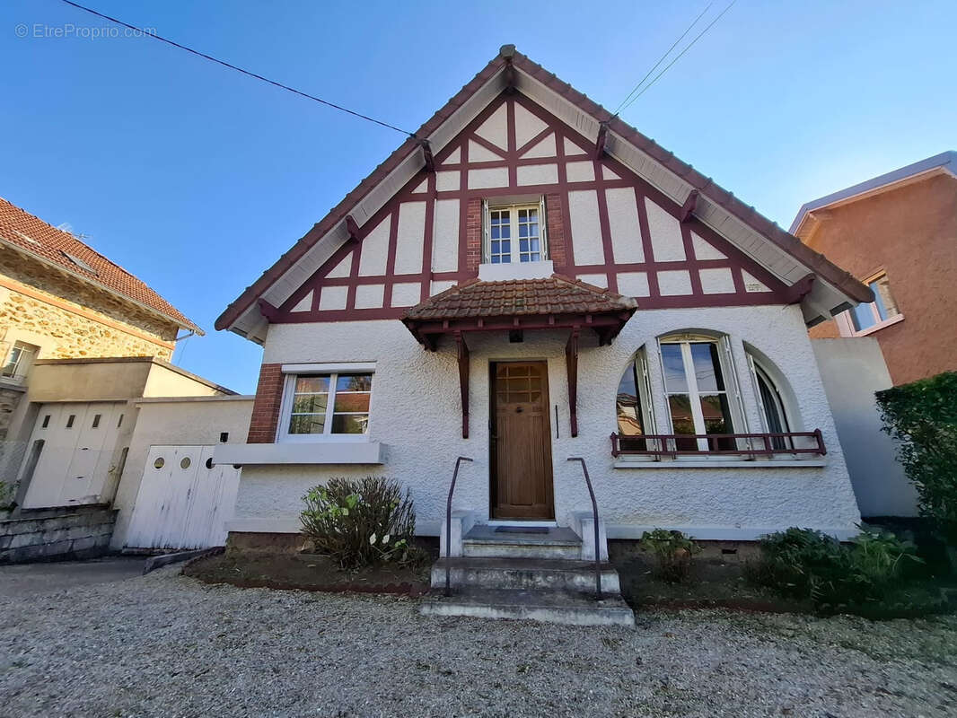 Maison à COULOMMIERS
