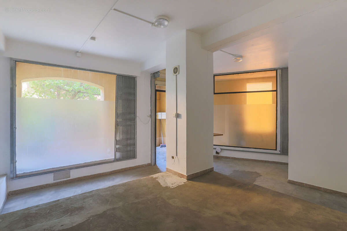 Commerce à L'ILE-ROUSSE